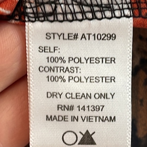 ASTR SLEEVELESS SILKY TANK ABSTRACT BLOUSE SIZE MEDIUM - Picture 7 of 10